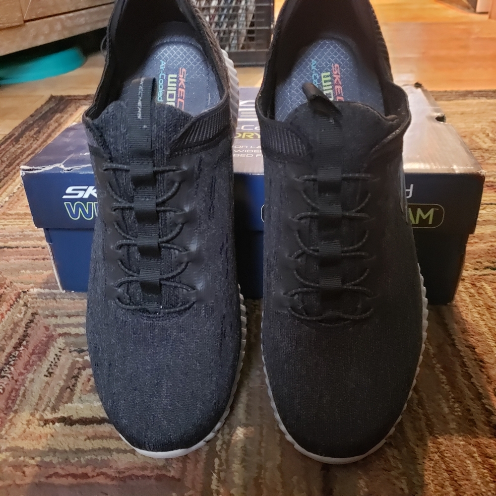 Men's Skechers Wide-Fit Air-Cooled memory foam slip ons. US Size 10